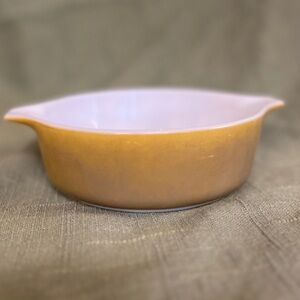 Pyrex Old Orchard Two-Toned 1 Pt Casserole Dish